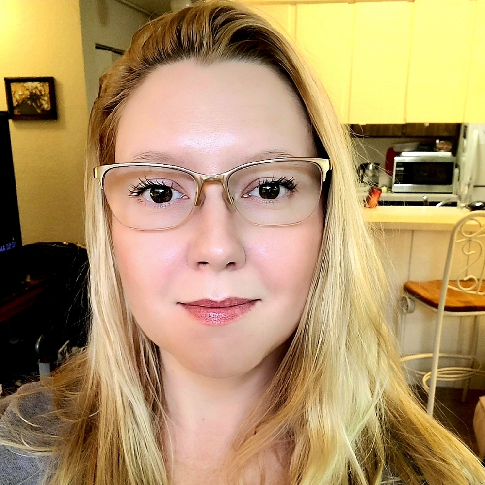 Meet your Posher, Lori
